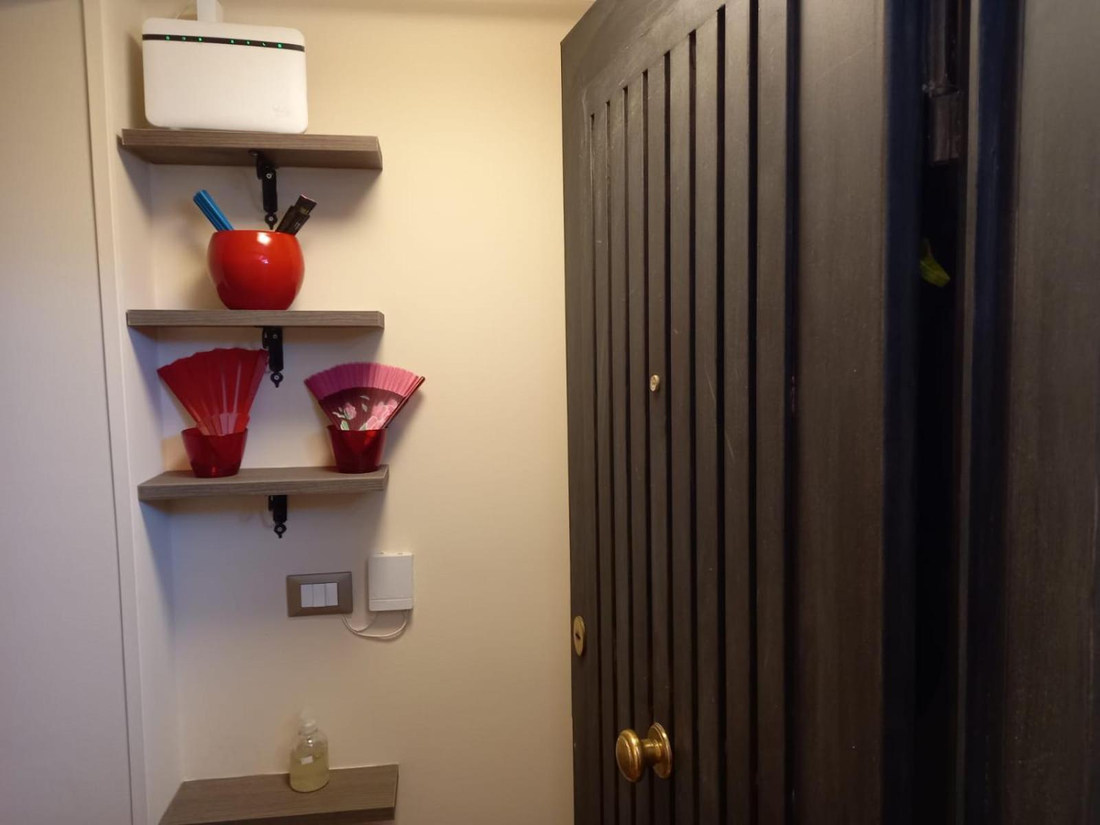 In Guest - Very Consisting Of 2 Very Comfortable Sofa Beds With En-suite Bathroom *