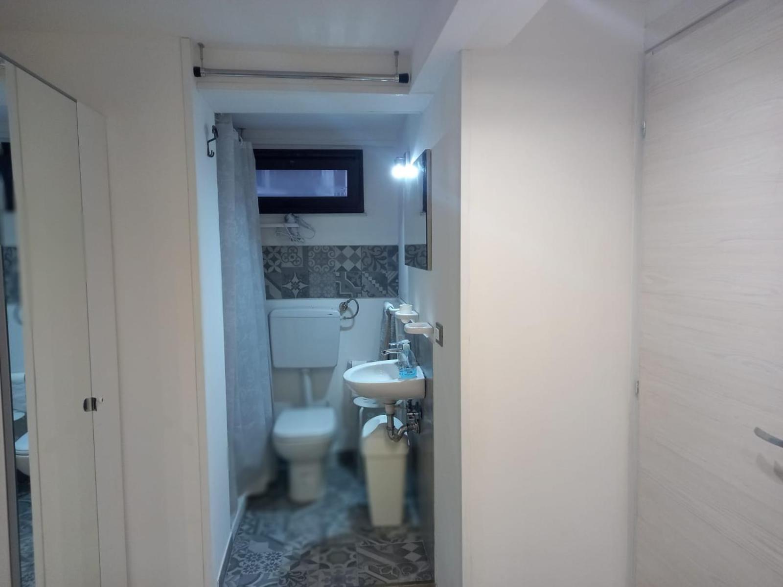 In Guest - Very Consisting Of 2 Very Comfortable Sofa Beds With En-suite Bathroom Aeroporto di Catania Fontana Rossa