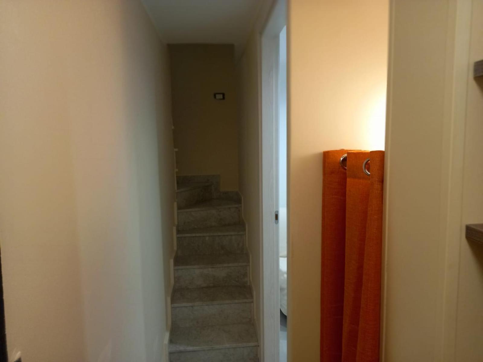 In Guest - Very Consisting Of 2 Very Comfortable Sofa Beds With En-suite Bathroom