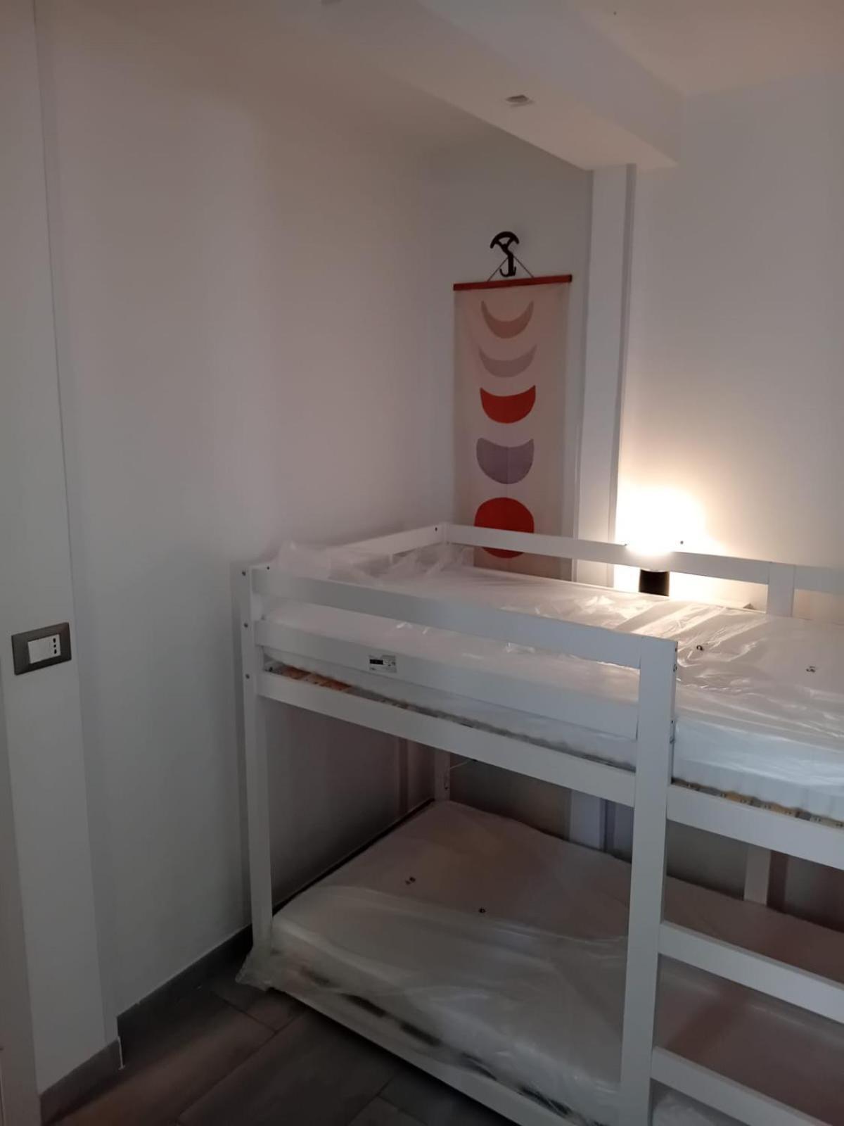 In Guest - Very Consisting Of 2 Very Comfortable Sofa Beds With En-suite Bathroom Affittacamere Aeroporto di Catania Fontana Rossa