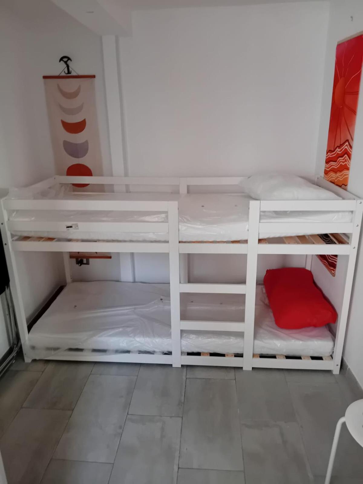 In Guest - Very Consisting Of 2 Very Comfortable Sofa Beds With En-suite Bathroom Affittacamere Aeroporto di Catania Fontana Rossa