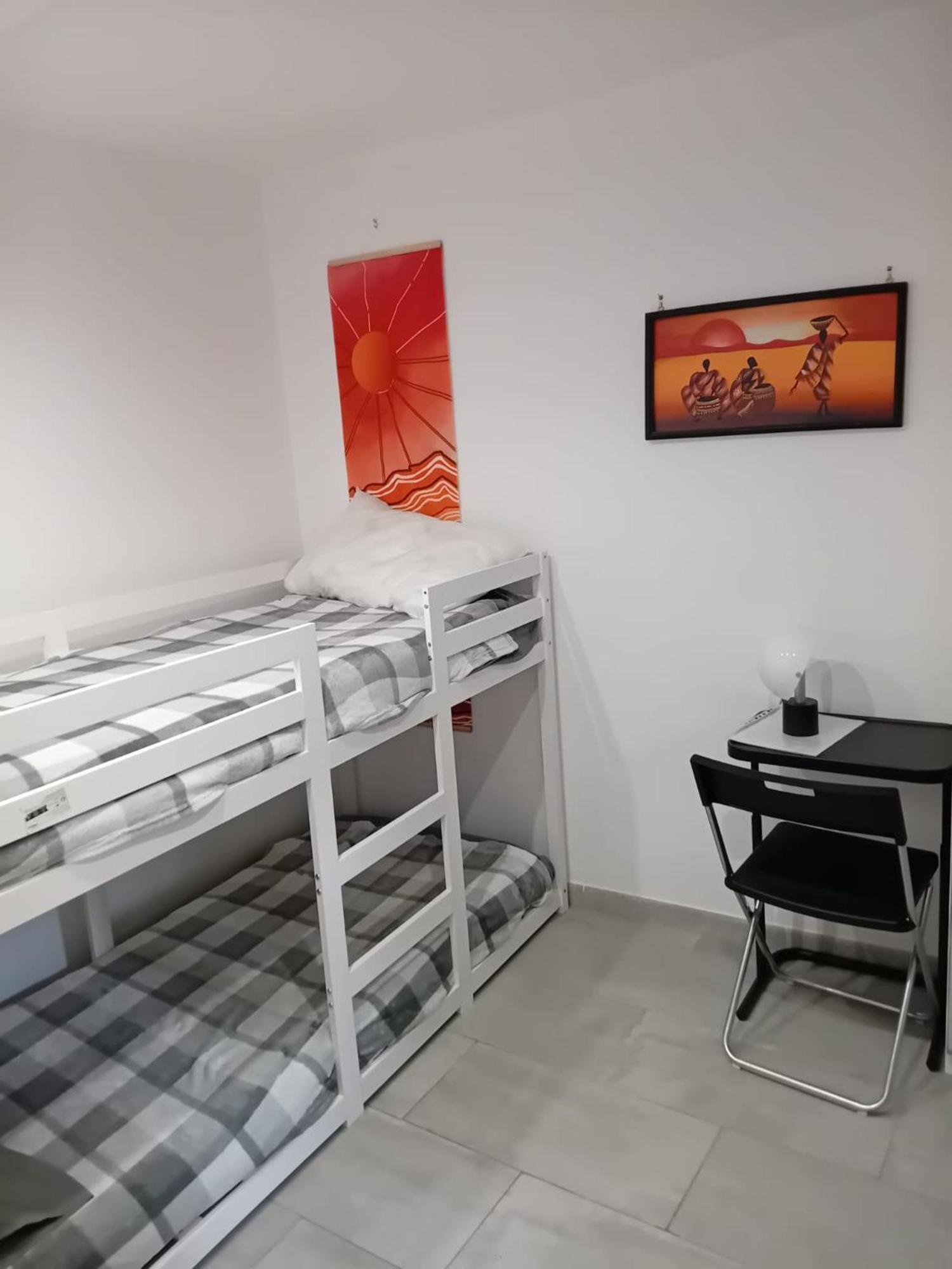 In Guest - Very Consisting Of 2 Very Comfortable Sofa Beds With En-suite Bathroom * Aeroporto di Catania Fontana Rossa